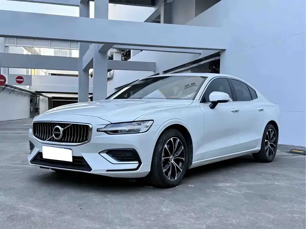Volvo S60 2022 из CN, фото 1