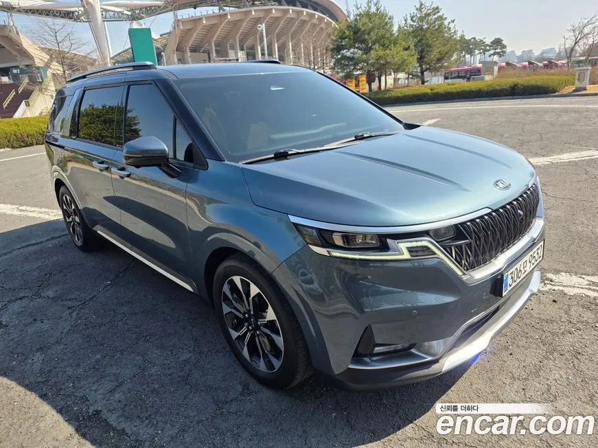 Kia Carnival — фото 1