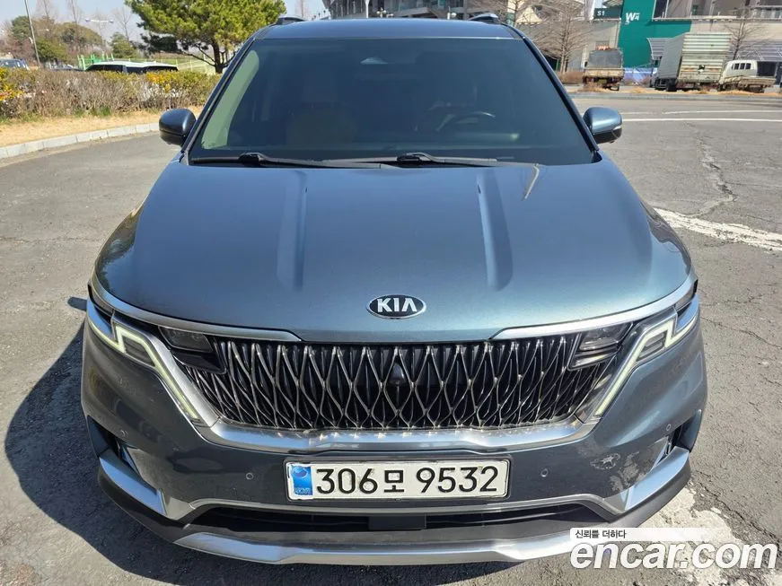 Kia Carnival — фото 10