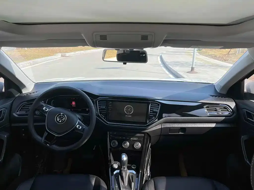 Volkswagen T-Roc 2022 из CN, фото 2