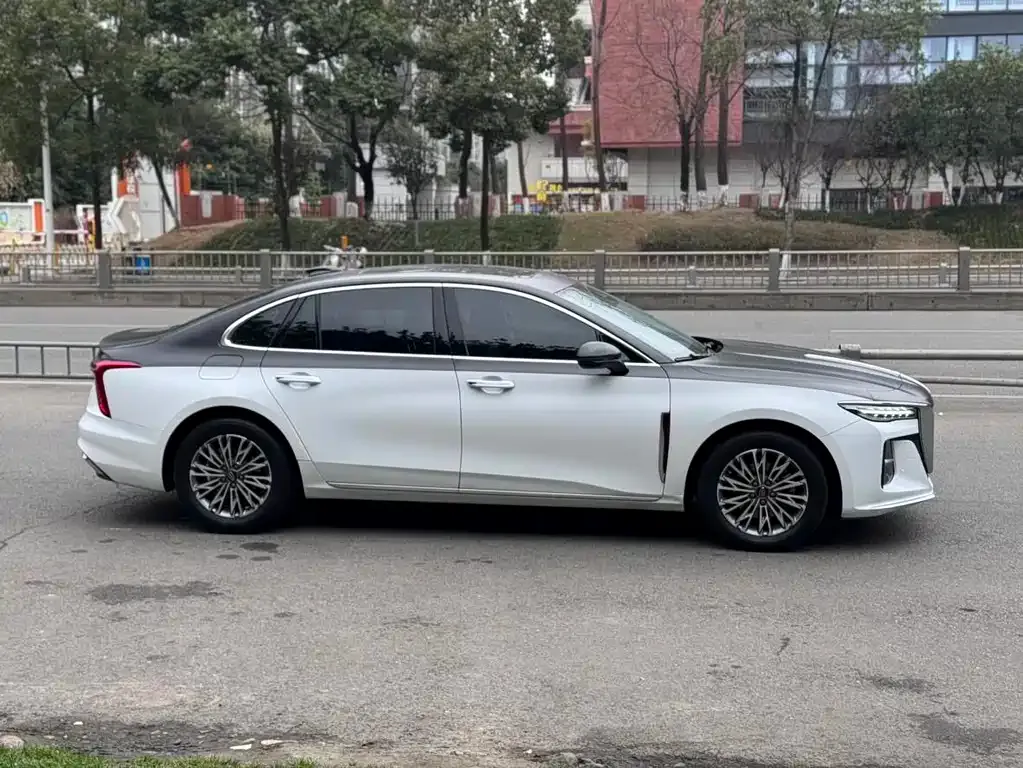 Hongqi H5 — фото 6