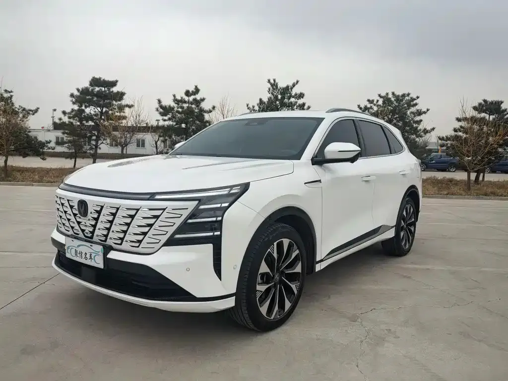 Changan CS75PLUS — фото 1