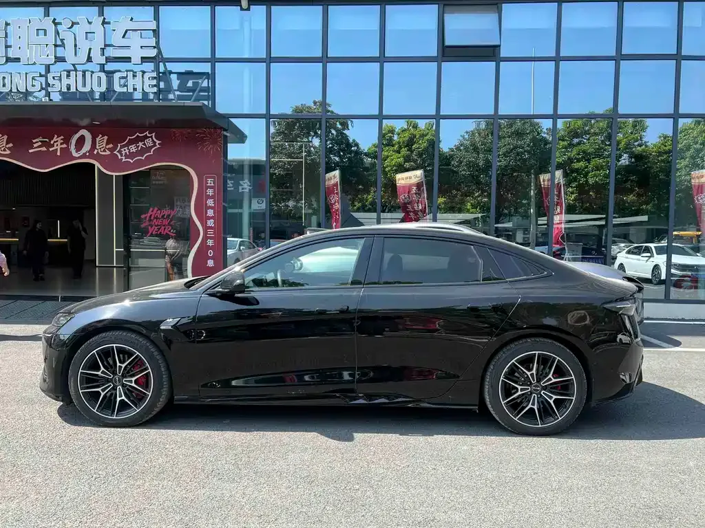 BYD Seal — фото 8