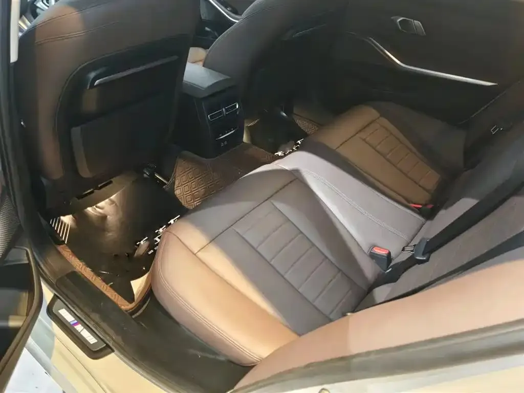 BMW 3 Series 2021 из CN, фото 4