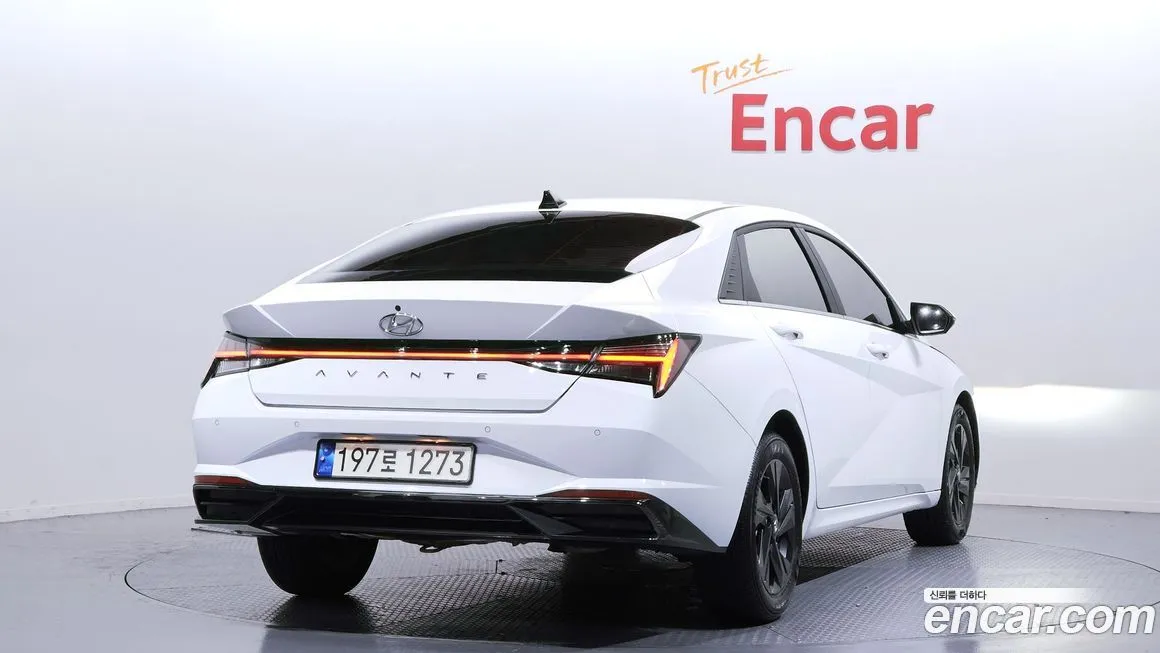 Hyundai AVANTE 2022 из KR, фото 3