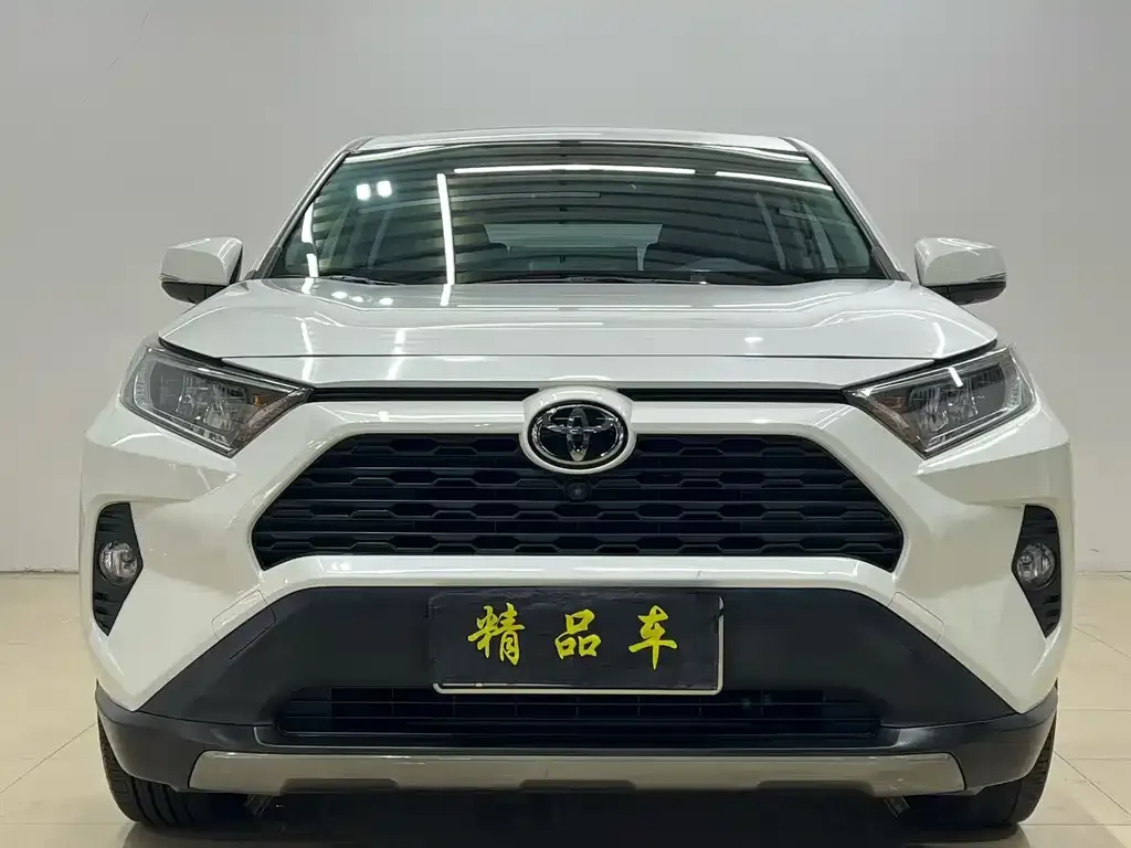 Toyota RAV4 — фото 6