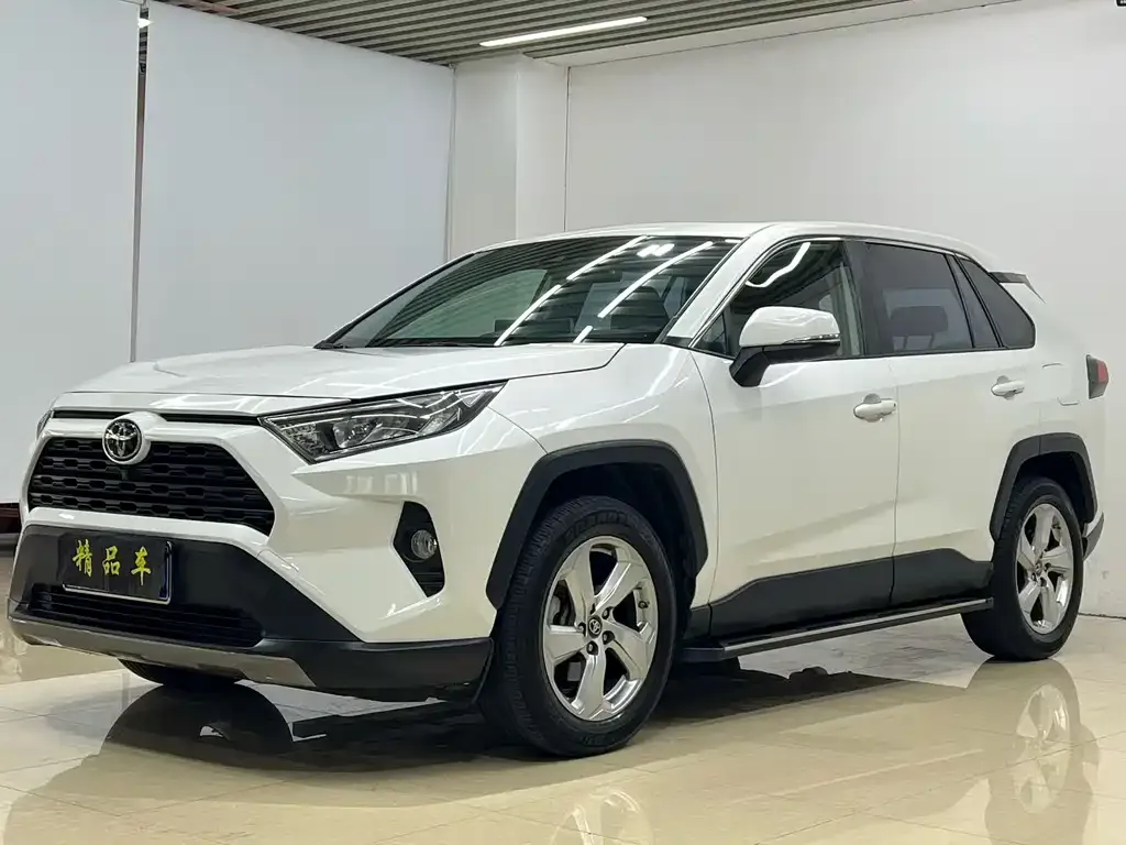 Toyota RAV4 — фото 2