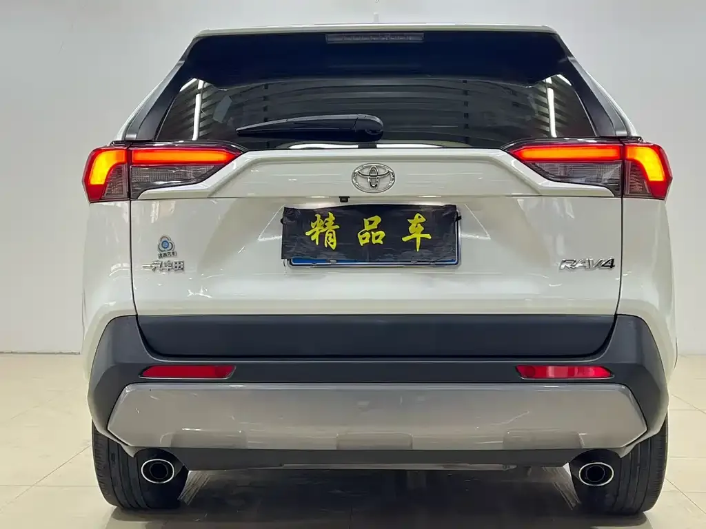 Toyota RAV4 — фото 5