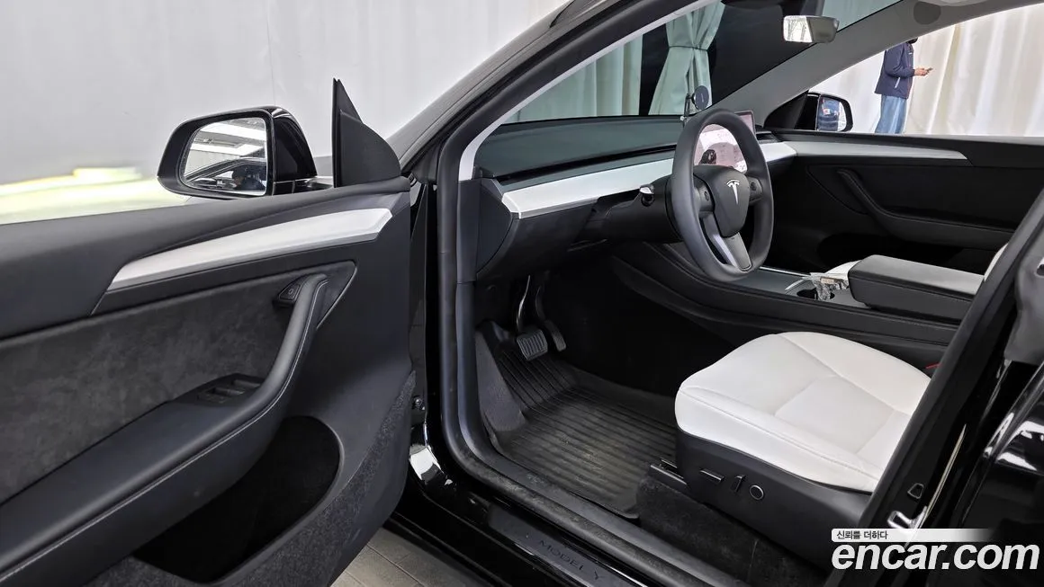 Tesla Model Y — фото 2