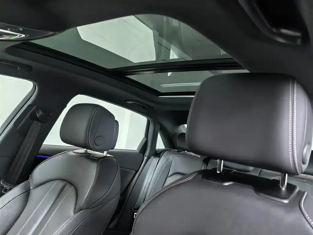 Audi A4L 2024 из CN, фото 5