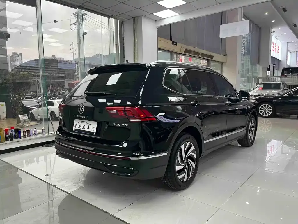 Volkswagen Tiguan L — фото 5
