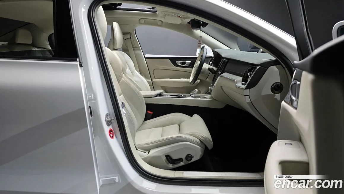 Volvo S60 2024 из KR, фото 8