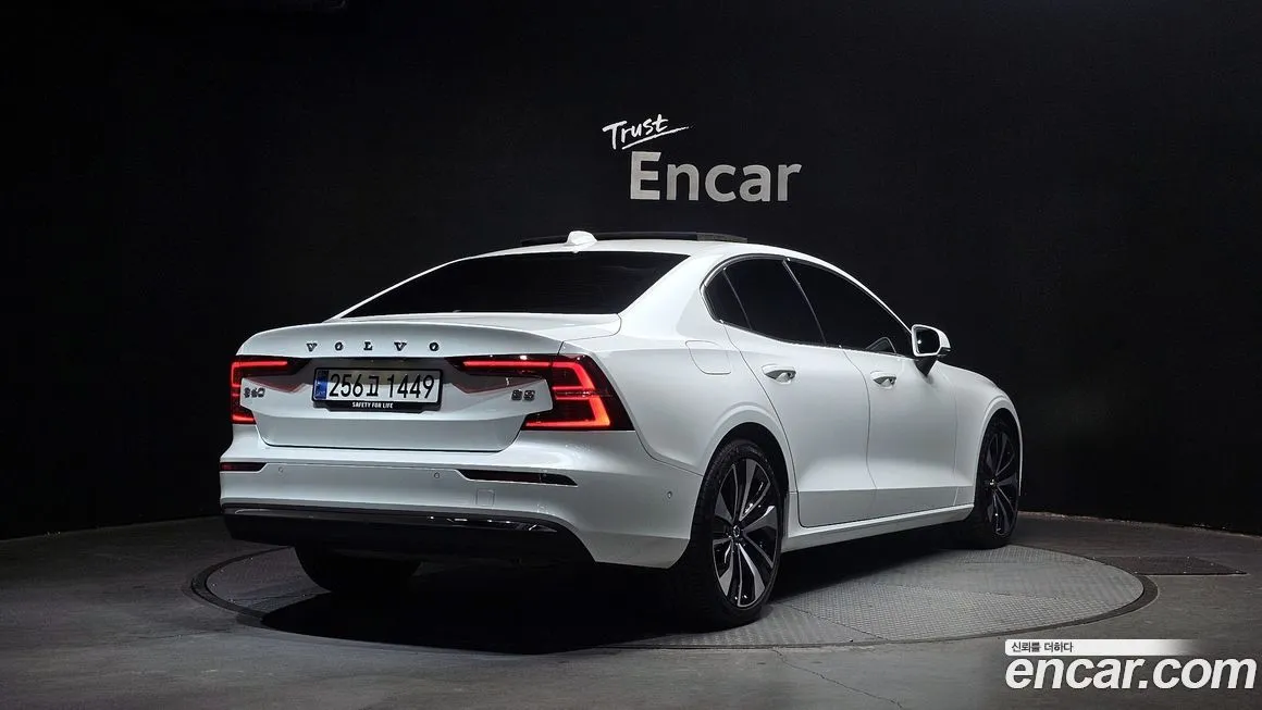 Volvo S60 2024 из KR, фото 9