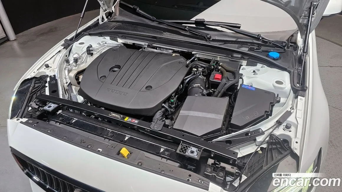 Volvo S60 2024 из KR, фото 4