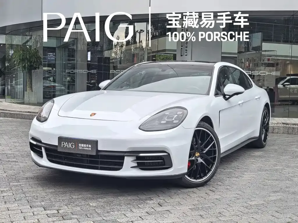 Porsche Panamera — фото 1
