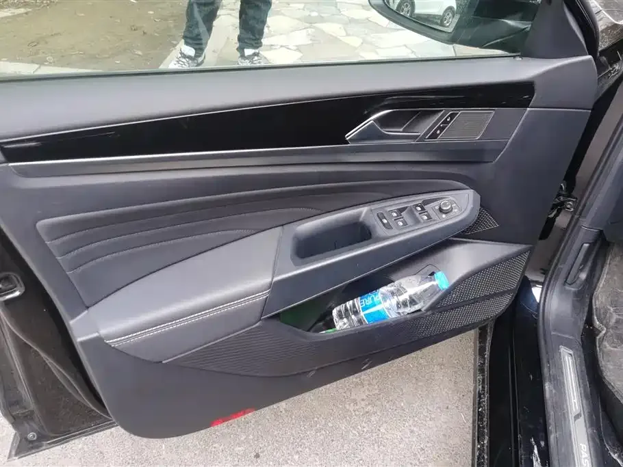 Volkswagen Passat 2023 из CN, фото 9