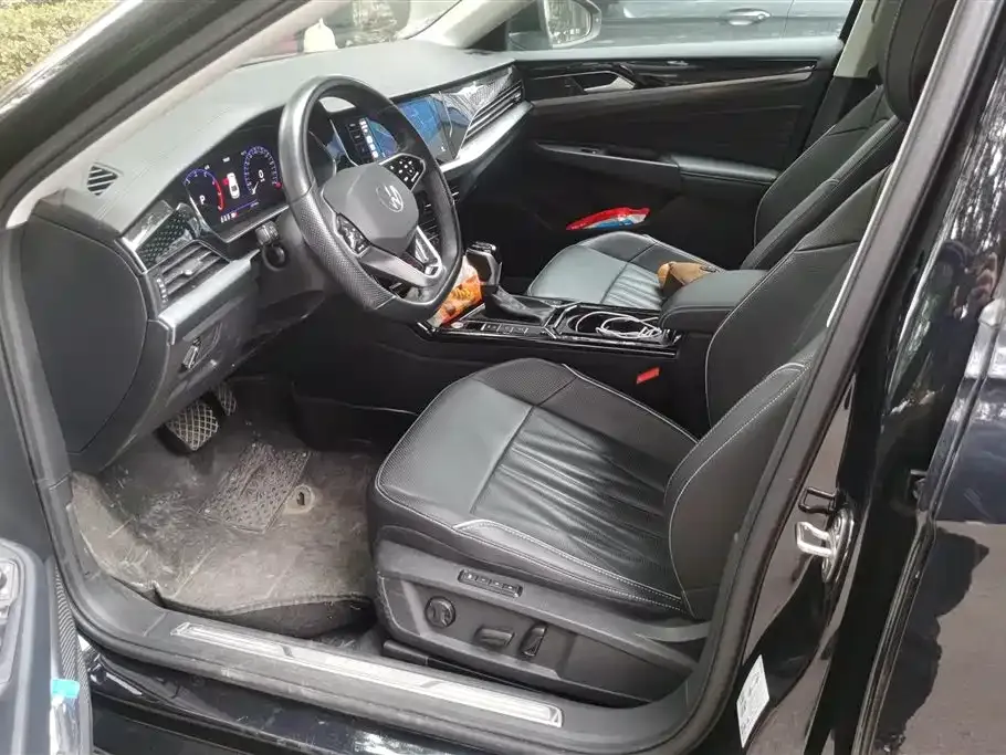 Volkswagen Passat 2023 из CN, фото 7