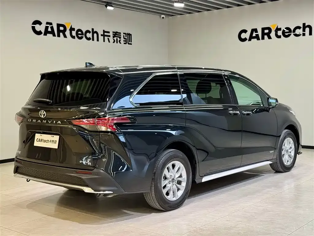 Toyota Granvia 2024 из CN, фото 8