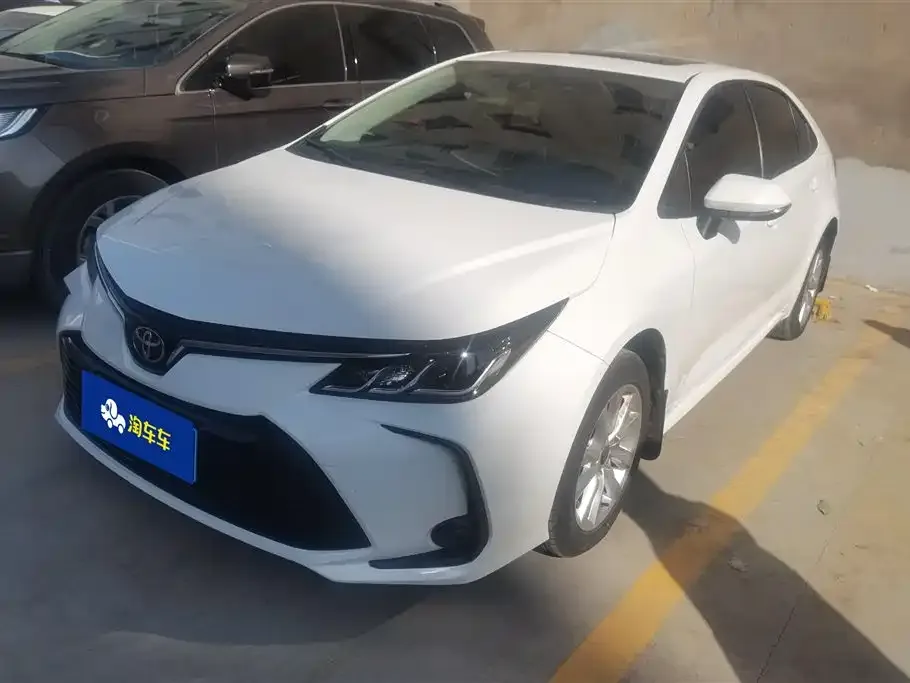 Toyota Corolla 2023 из CN, фото 1