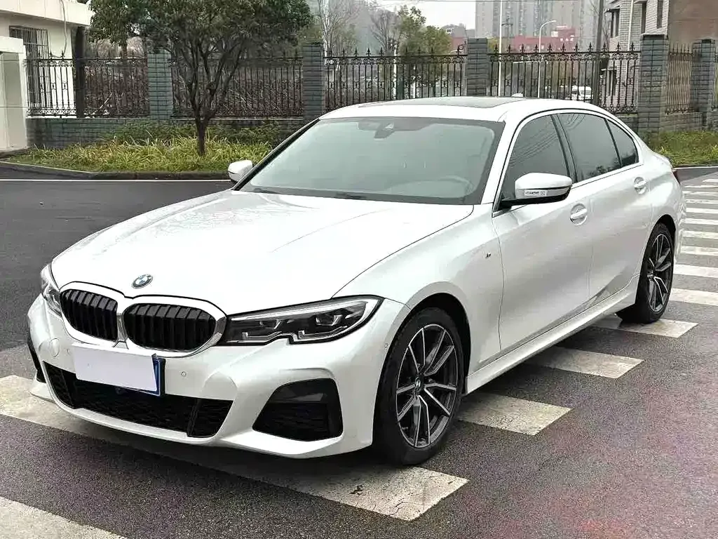 BMW 3 Series 2021 из CN, фото 1