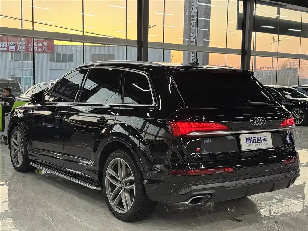 Audi Q7 — фото 3
