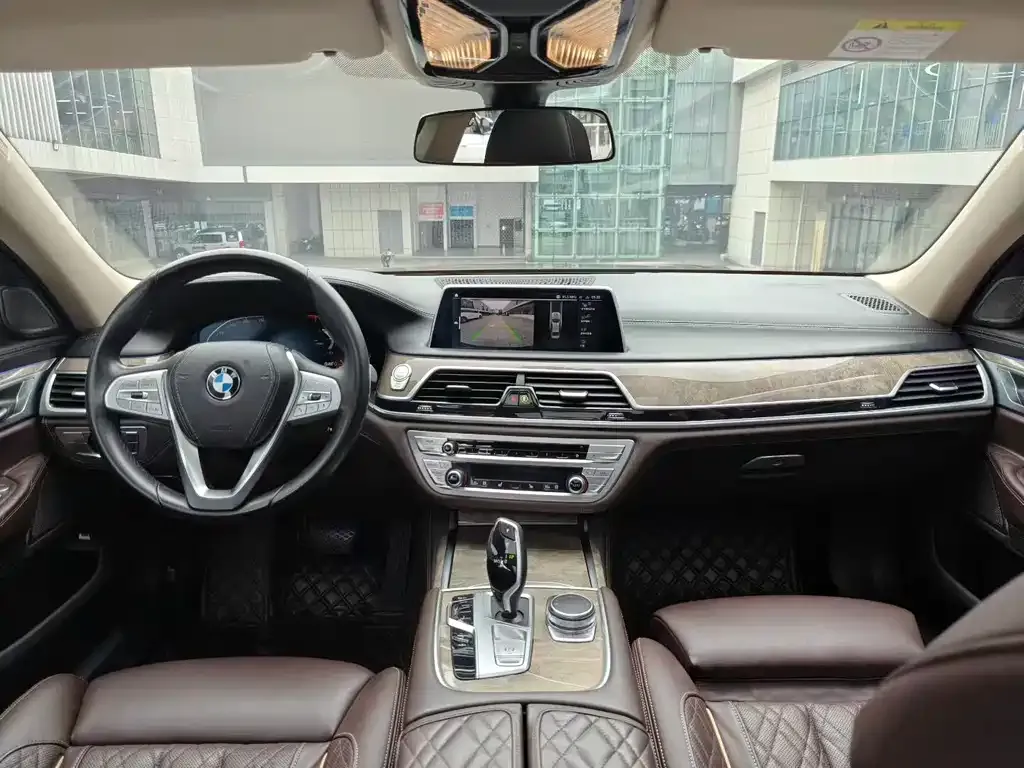 BMW 7 Series — фото 4