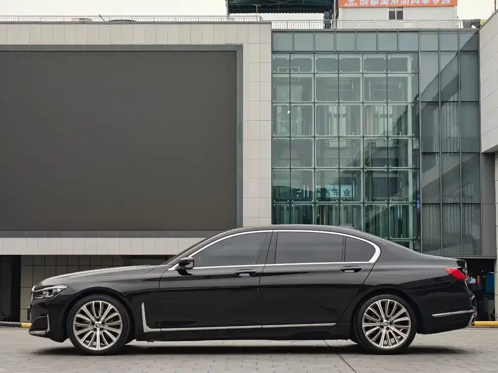BMW 7 Series — фото 5