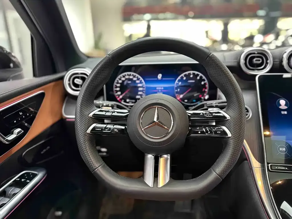 Mercedes-Benz GLC — фото 10
