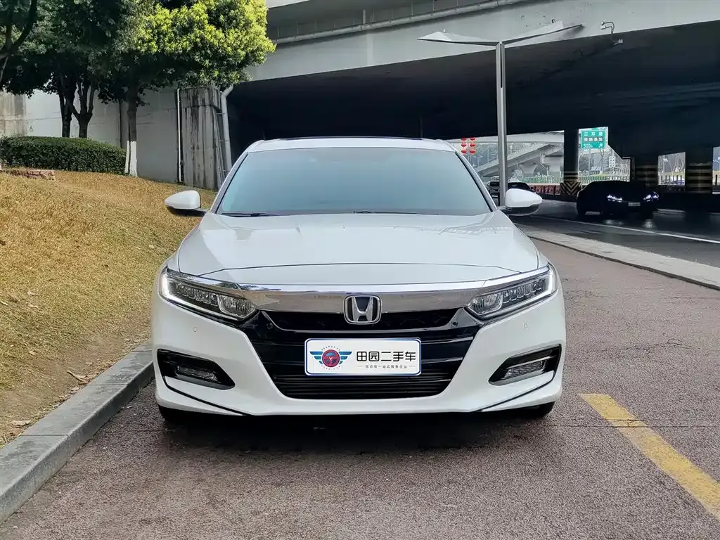 Honda Accord — фото 9