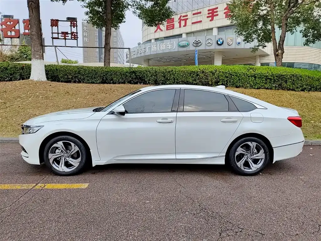 Honda Accord — фото 4