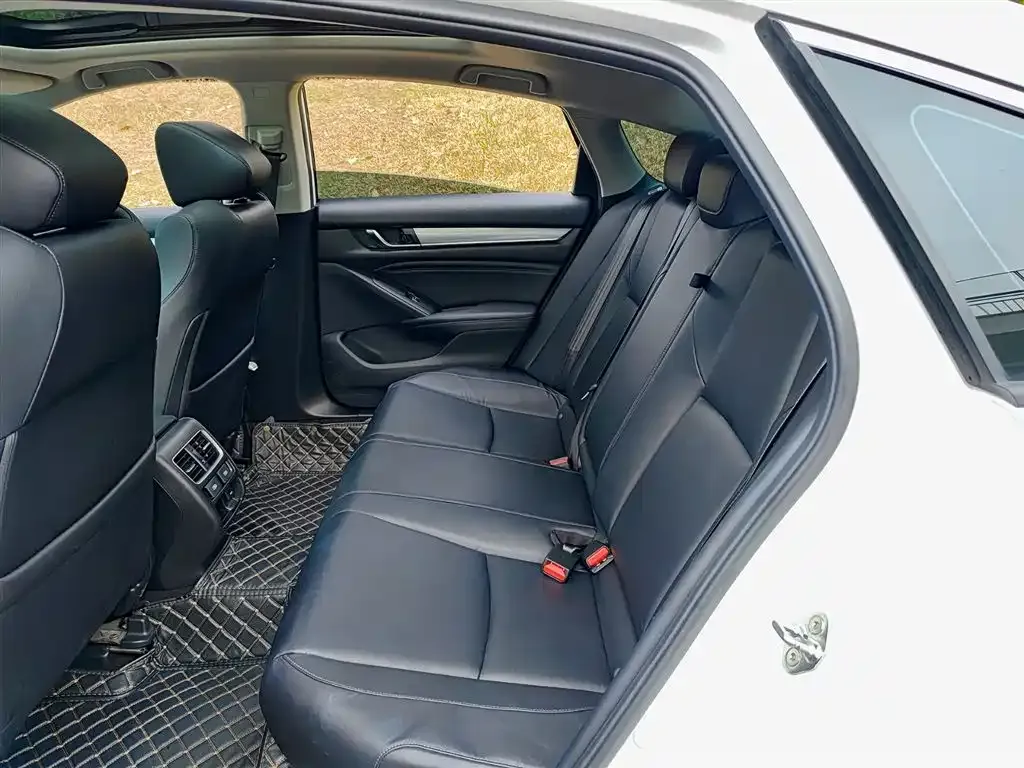 Honda Accord — фото 3