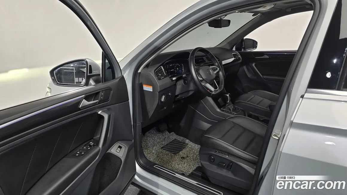 Volkswagen Tiguan — фото 9