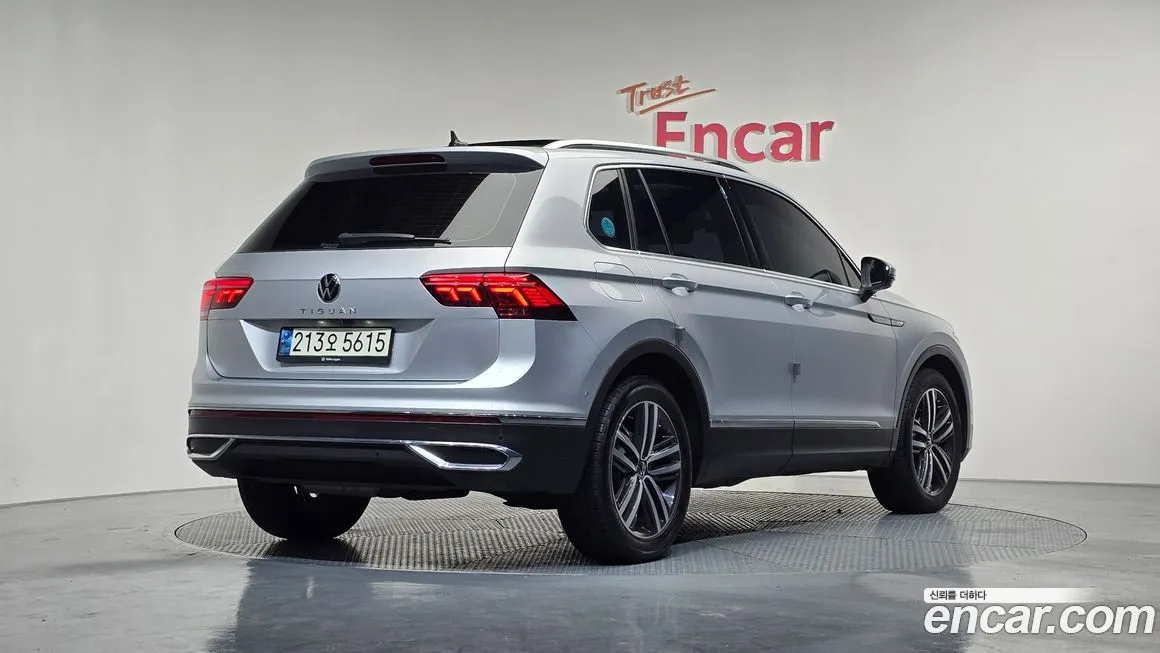 Volkswagen Tiguan — фото 7