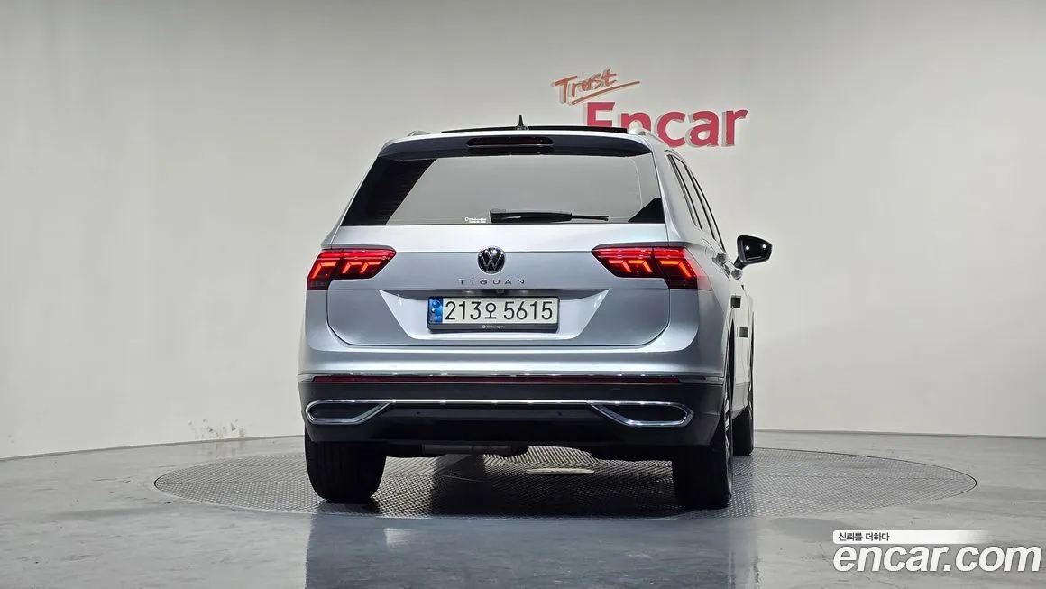 Volkswagen Tiguan — фото 8