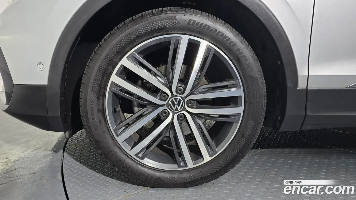 Volkswagen Tiguan — фото 3