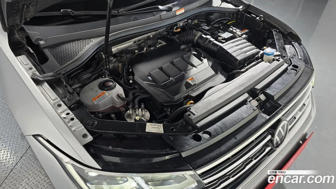 Volkswagen Tiguan — фото 4
