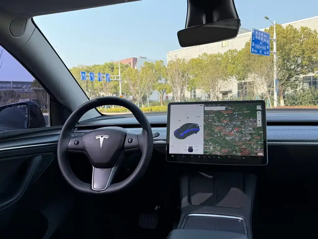 Tesla Model Y — фото 7