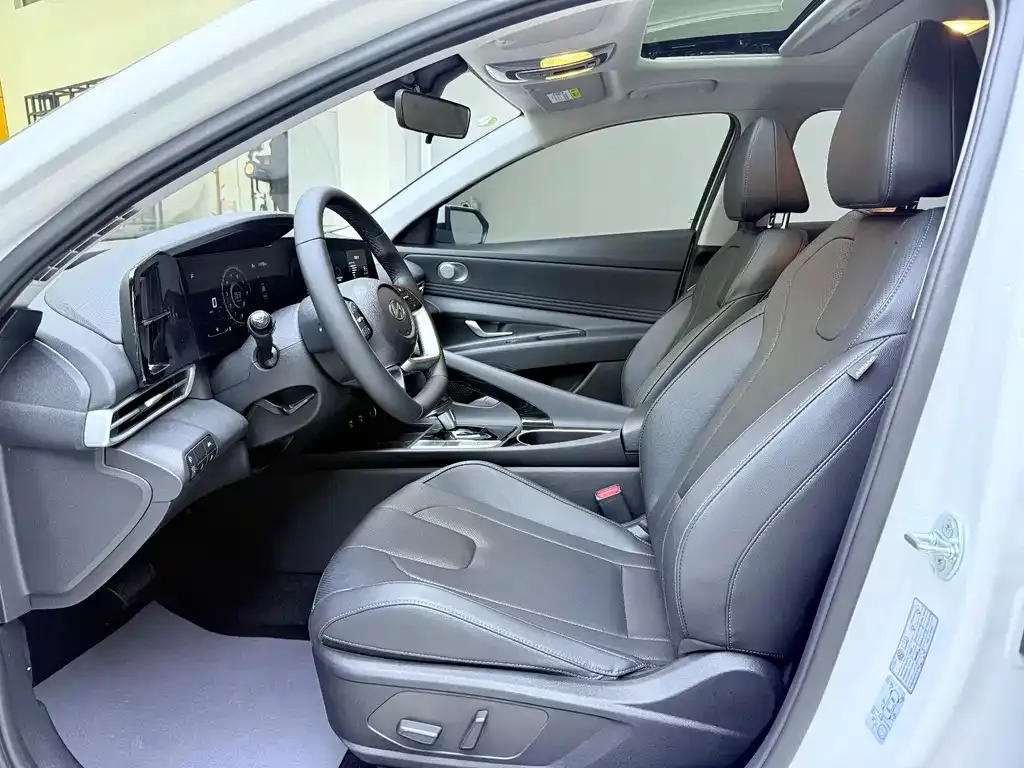 Hyundai Elantra — фото 8