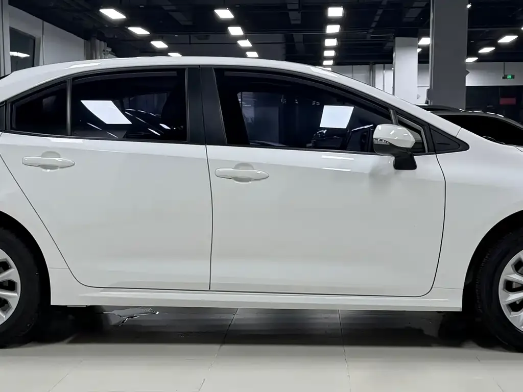 Toyota Corolla 2022 из CN, фото 2