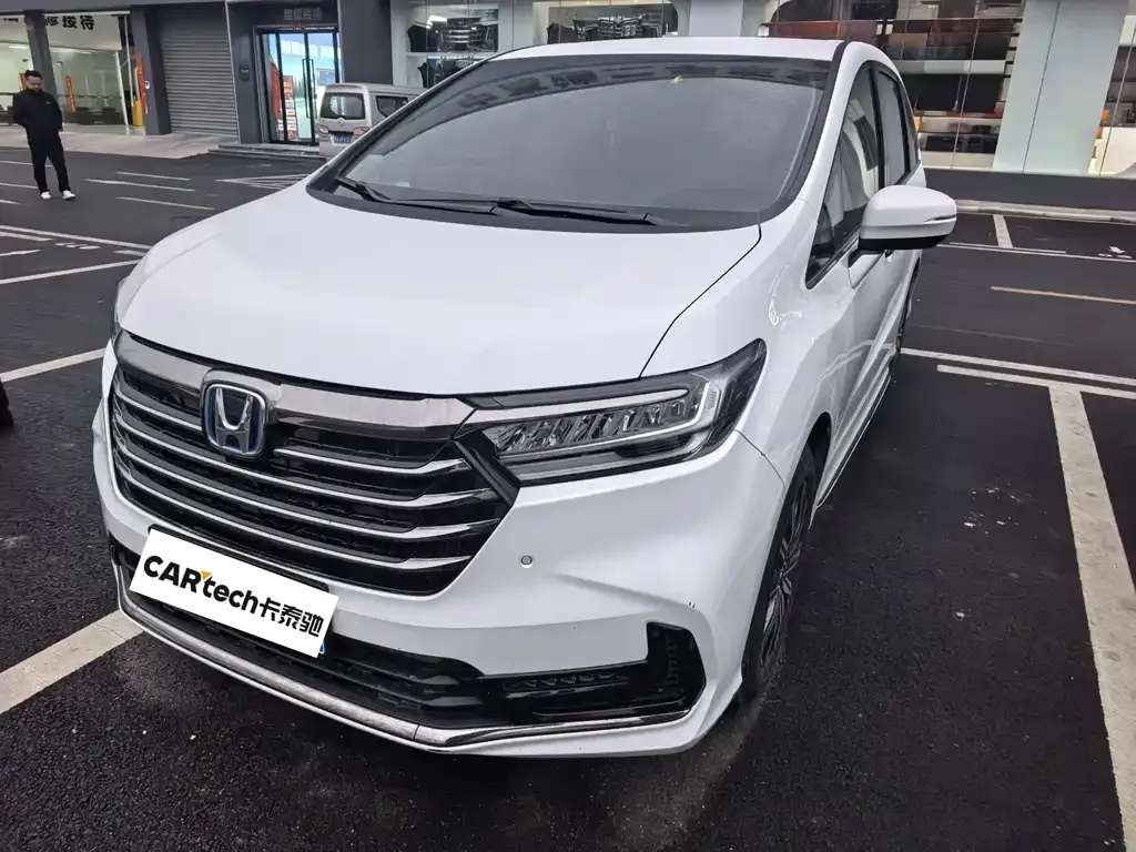 Honda Odyssey — фото 1