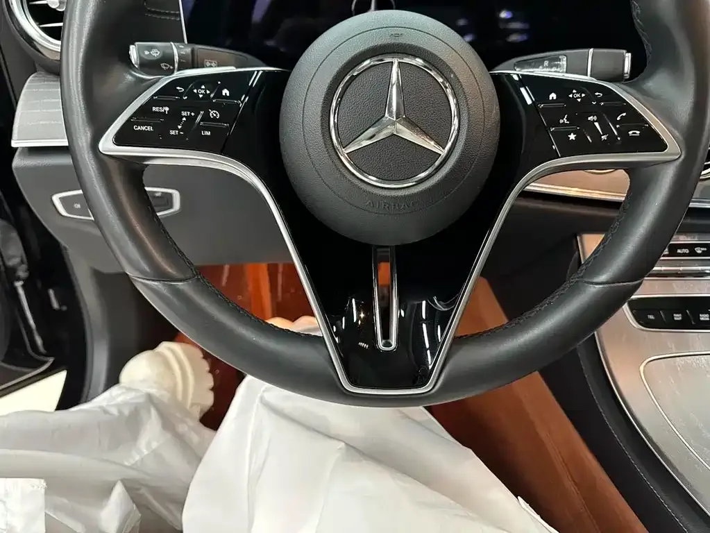 Mercedes-Benz E-Class — фото 10