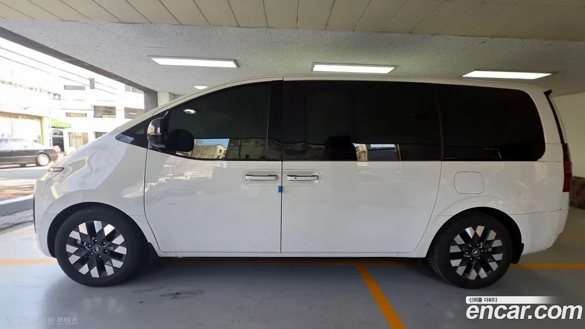 Hyundai Staria 2023 из KR, фото 2