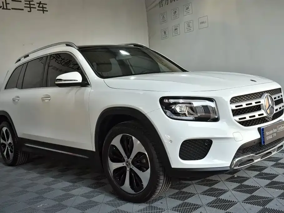 Mercedes-Benz GLB — фото 10