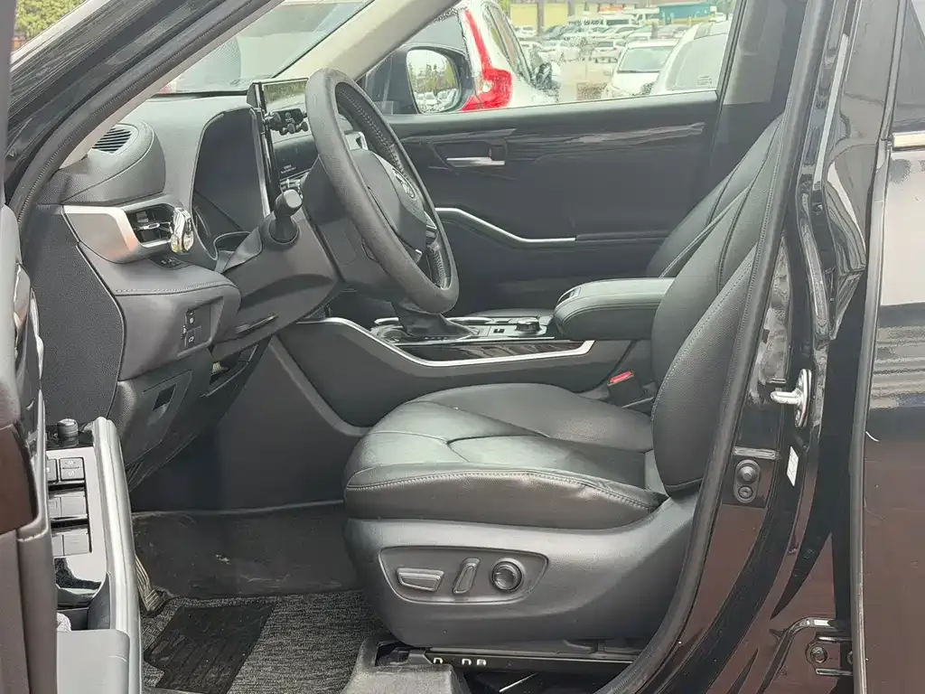 Toyota Highlander 2023 из CN, фото 8