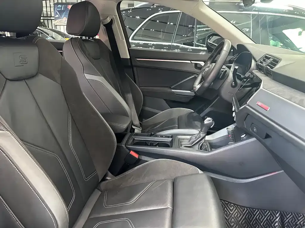 Audi Q3 Sportback — фото 7