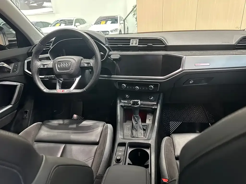 Audi Q3 Sportback — фото 4