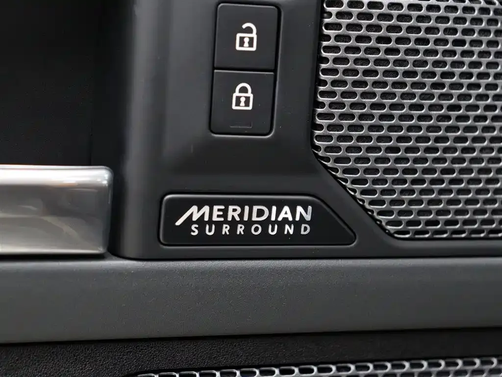 Land Rover Defender — фото 4