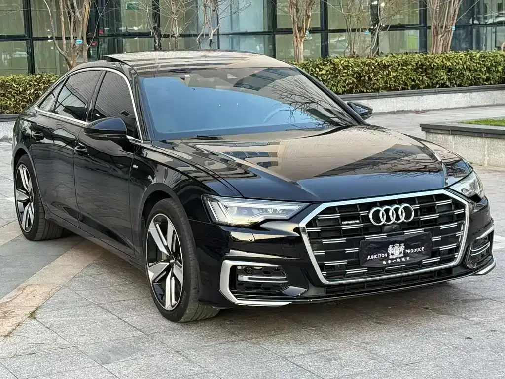Audi A6L — фото 1
