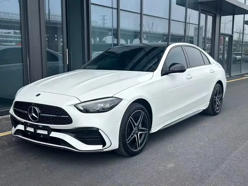 Mercedes-Benz C-Class — фото 1
