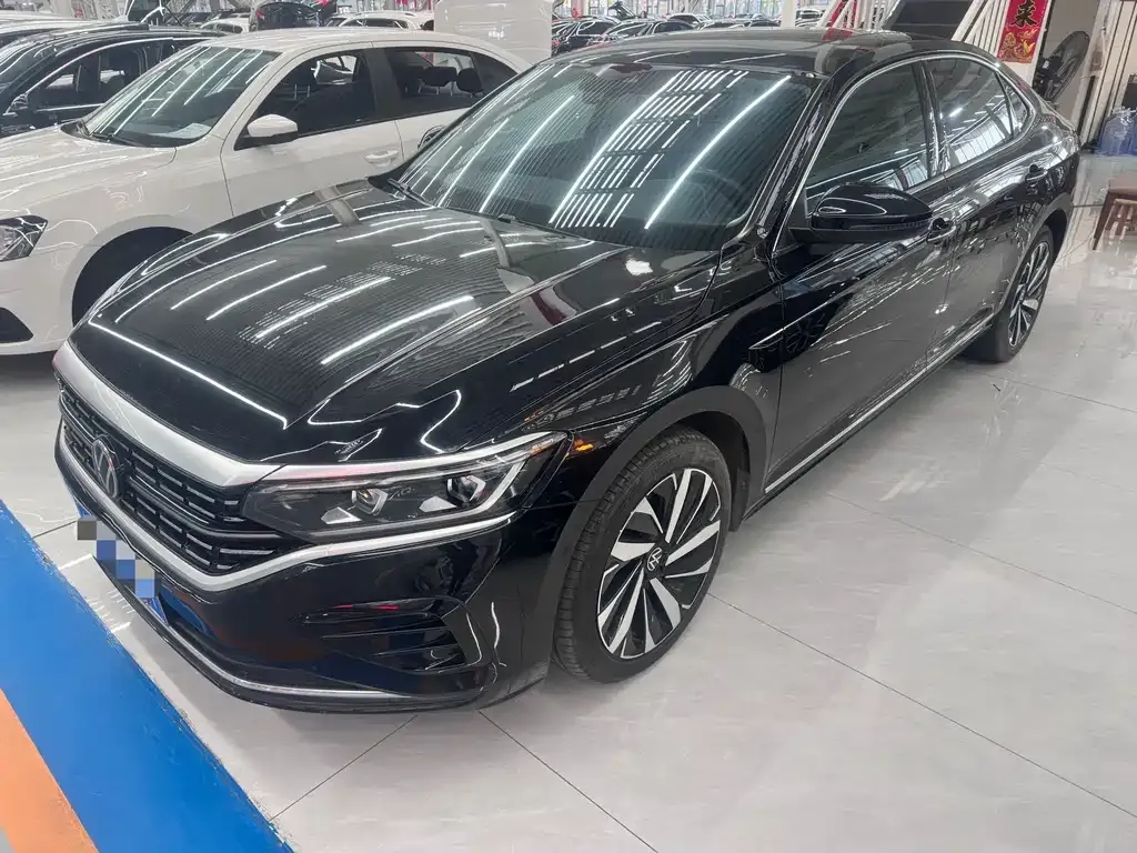 Volkswagen Passat — фото 1